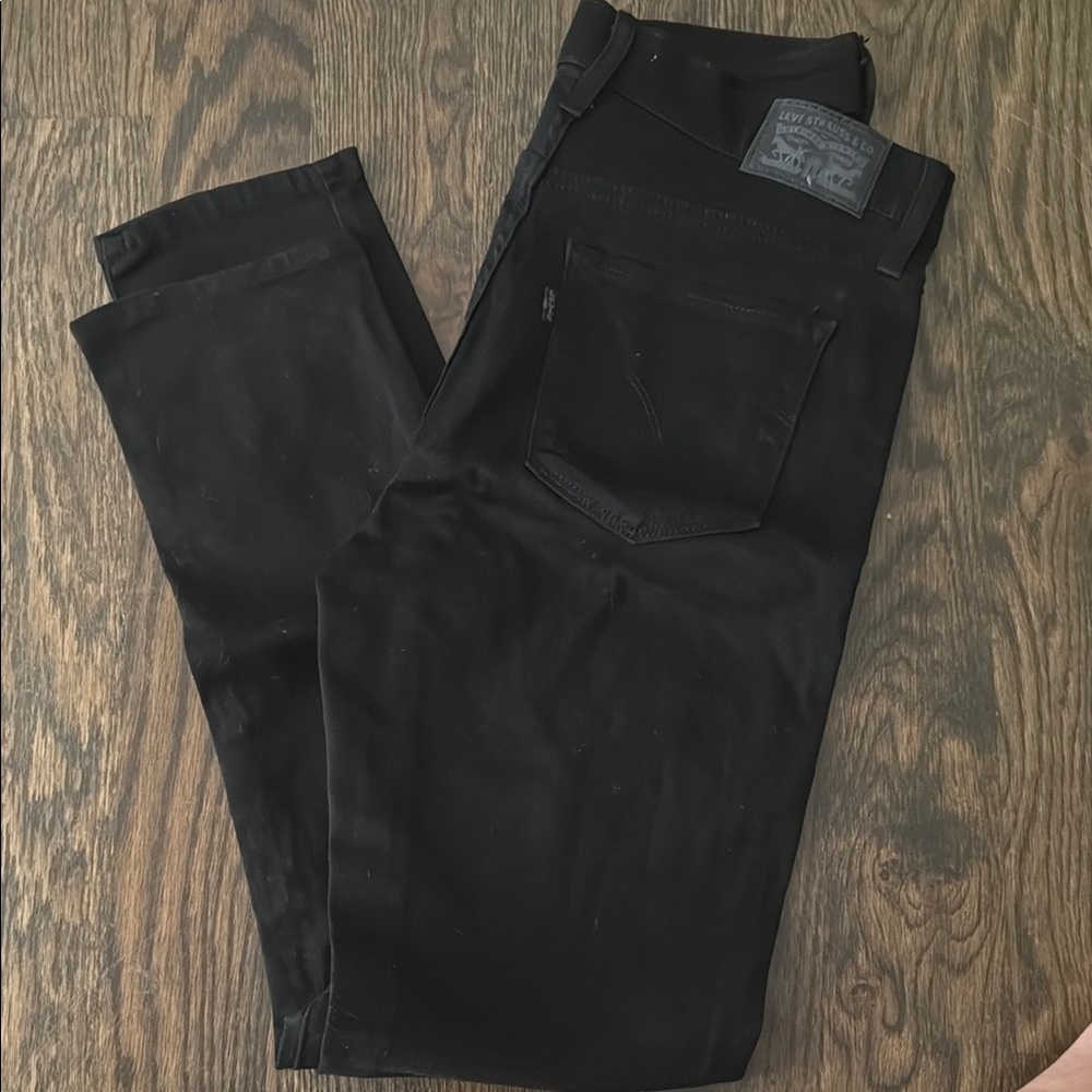 Levi's Black Slim Jeans with Matte Finish
